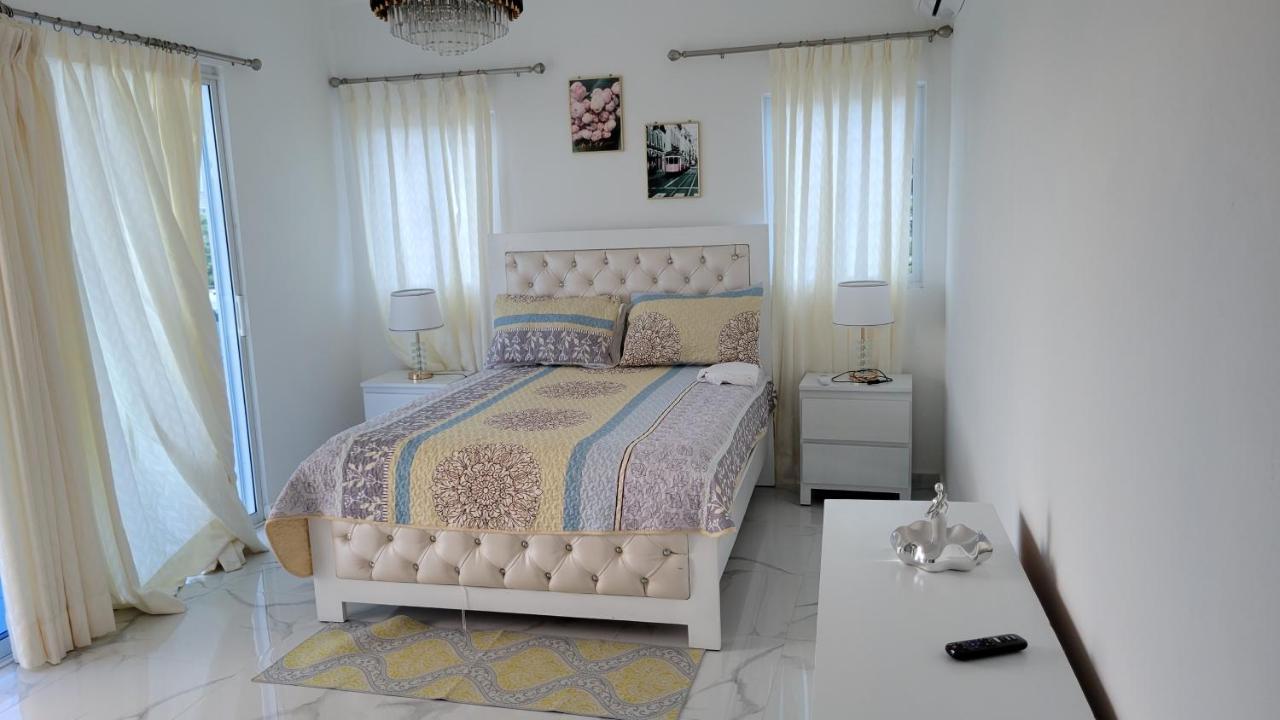 Madome Aparta Hotel เปเดร์นาเลส ภายนอก รูปภาพ